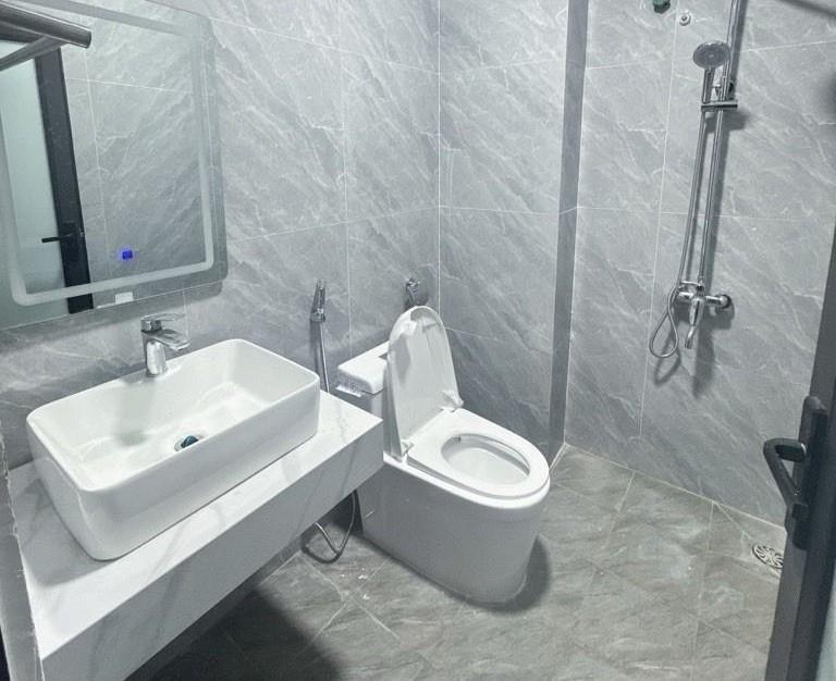 NHÀ MỚI ĐẸP HÀNG XÓM VINHOME – FULL NỘI THẤT -  Ô TÔ ĐỖ CỔNG HƠN 6 TỶ 5