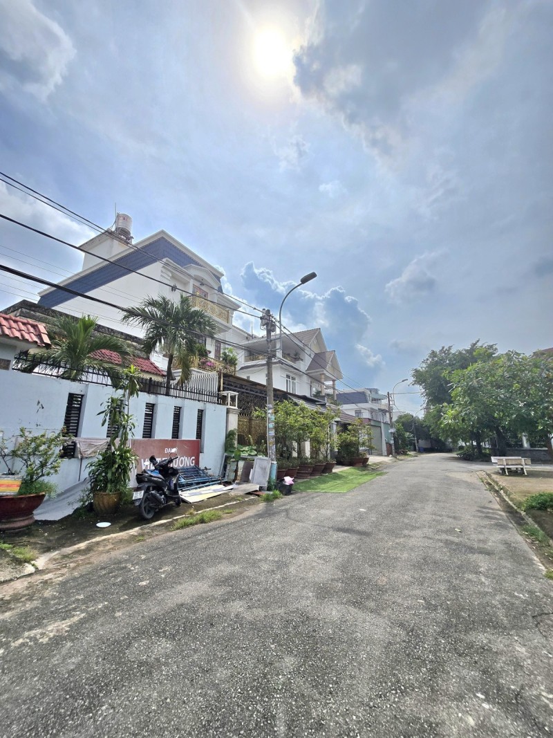 Bán nhà đường Linh Trung, Phường Linh Trung,Thủ Đức, TP HCM. DT 80m2, 1 tầng, SHR - Giá  8.45 tỷ - 5