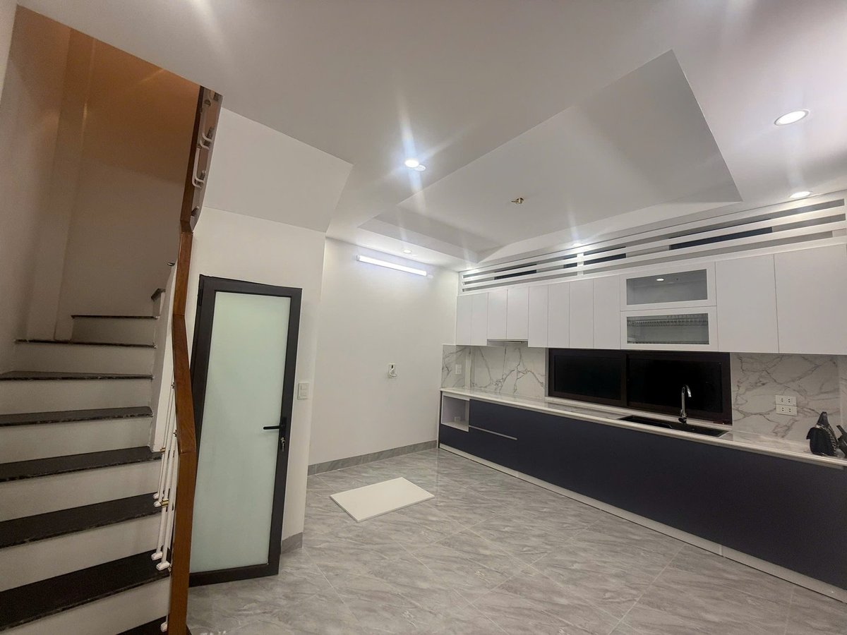 Bán Nhà Ngõ Hòa Bình 48m2.  6 tầng. mặt tiền 4.4m. giá 11.5 tỷ Đống Đa Hà Nội 4