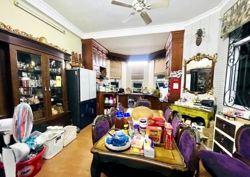 Bán Biệt Thự sân vườn, đường Trương Thanh Hải, Tăng NHơn Phú B, Thủ Đức, TP HCM. DT  210m2, Sổ 2