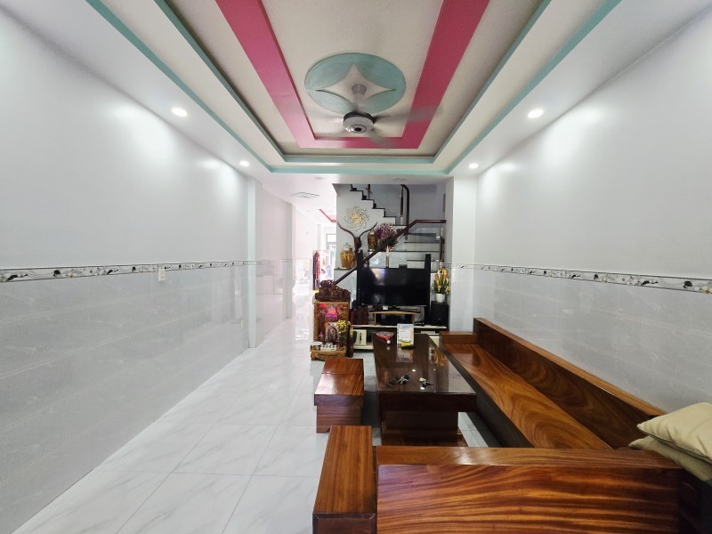 Bán nhà đường Ngô Chí Quốc, Bình Chiểu, Thủ Đức, TP HCM. DT 86m2, 3 tầng. Giá 6,05 tỷ, SHR - 2