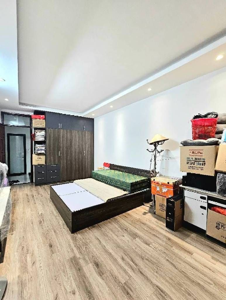 Cần bán Nhà mặt tiền đường Tân Mai, Phường Tân Mai, Diện tích 43m², Giá 9.3 Tỷ 2