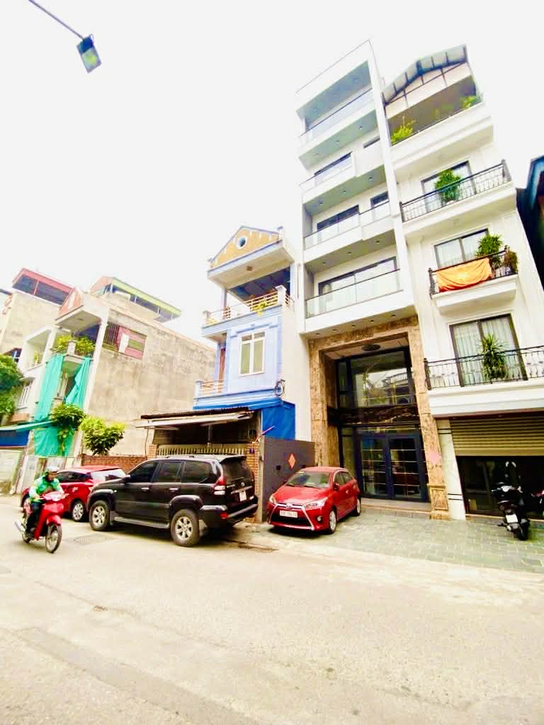 bán nhà Ngọc Lâm, 8 tầng thang máy, vỉa hè, ôtô 2 chiều, vừa ở vừa kinh doanh