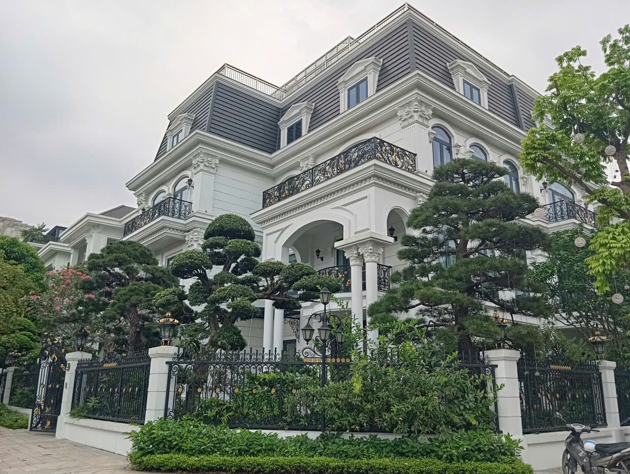 MB Bank phát mại biệt thự lô Góc KĐT Geleximco view công viên 250m2 chỉ 3x tỷ. 0989626116
