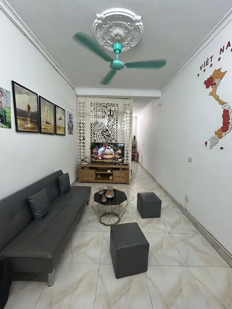 Cần bán Nhà mặt tiền đường Đông Thiên, Phường Vĩnh Hưng, Diện tích 32m², Giá 3.15 Tỷ