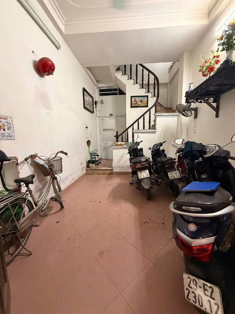 Cần bán Nhà mặt tiền đường Bạch Mai, Phường Bạch Mai, Diện tích 37m², Giá 8.68 Tỷ