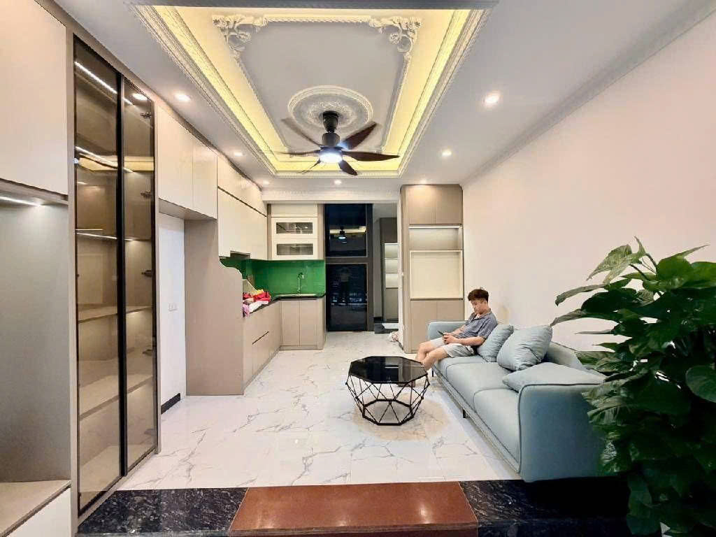 Cần bán Nhà mặt tiền đường Minh Khai, Phường Mai Động, Diện tích 35m², Giá 8.6 Tỷ 2