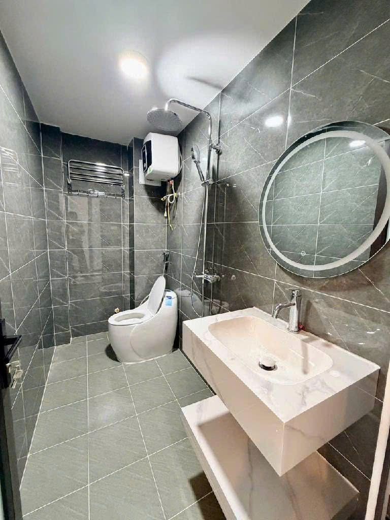 Cần bán Nhà mặt tiền đường Minh Khai, Phường Mai Động, Diện tích 35m², Giá 8.6 Tỷ 5