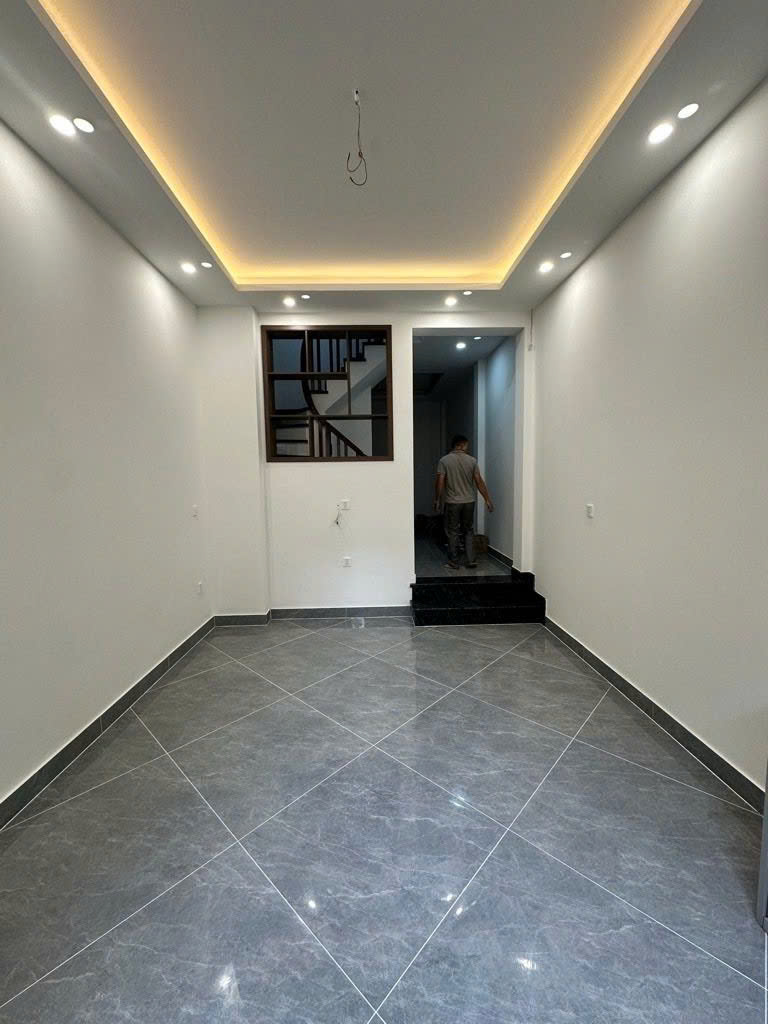 Cần bán Nhà mặt tiền đường Đông Thiên, Phường Vĩnh Hưng, Diện tích 38m², Giá 8.3 Tỷ