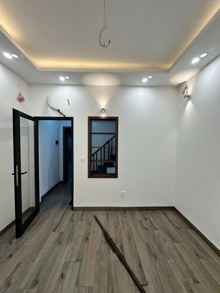 Cần bán Nhà mặt tiền đường Đông Thiên, Phường Vĩnh Hưng, Diện tích 38m², Giá 8.3 Tỷ 3