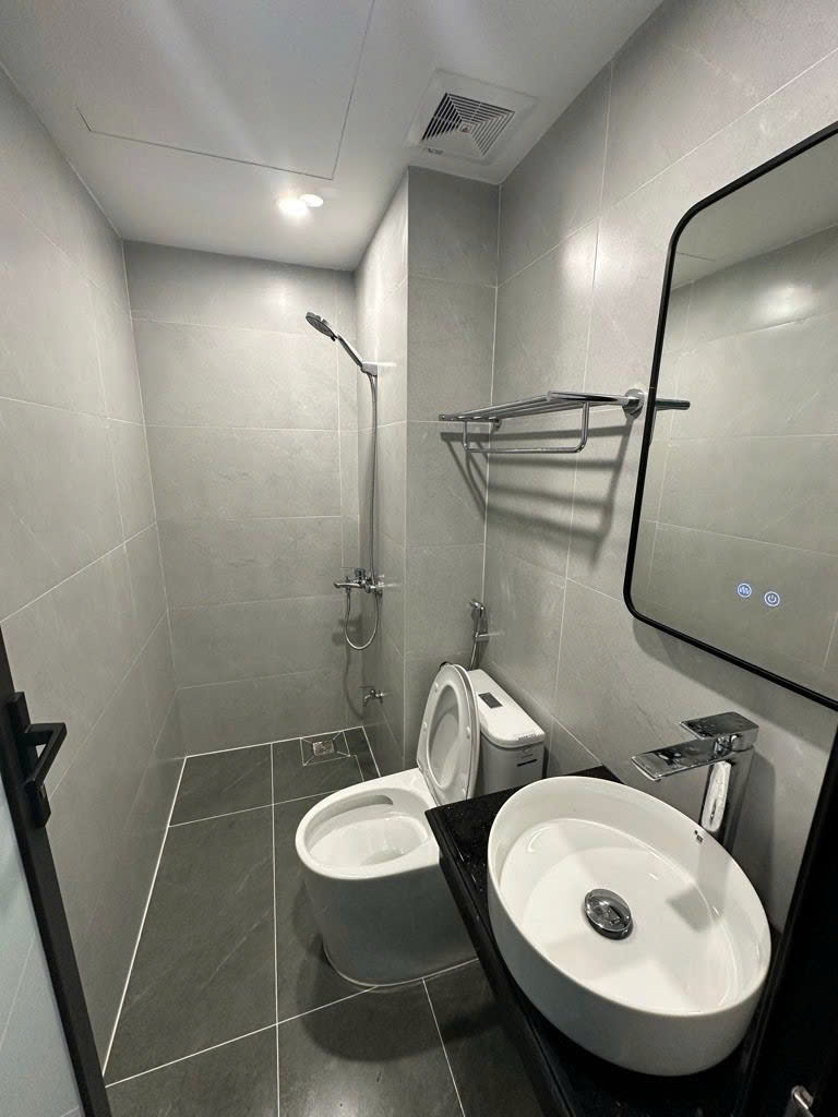 Cần bán Nhà mặt tiền đường Đông Thiên, Phường Vĩnh Hưng, Diện tích 38m², Giá 8.3 Tỷ 6