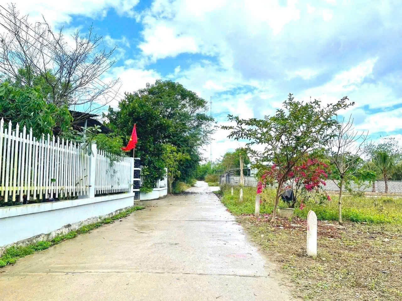 Bán đất Diên Đồng - Diên Khánh giá rẻ mặt đường bê tông 5m thông ngay nhà văn hoá thôn 2