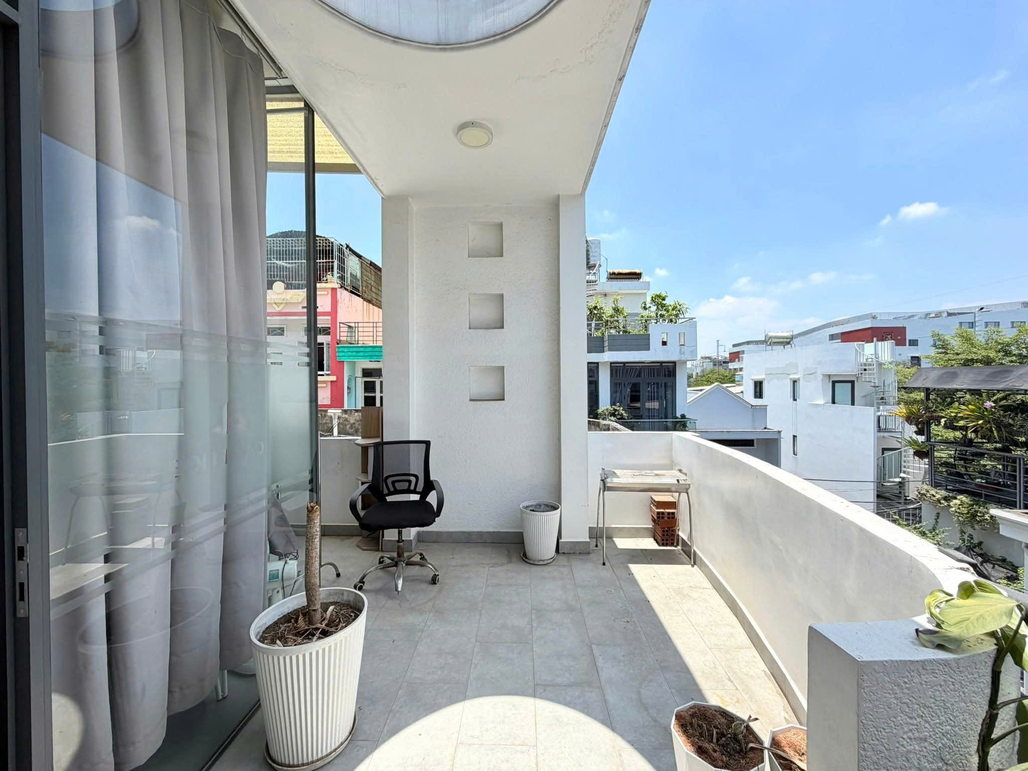 XE TẢI TRÁNH - PHAN VĂN TRỊ BÌNH THẠNH - SÁT VÁCH VINCOM & EMART - NGANG 5M CỰC HIẾM 2