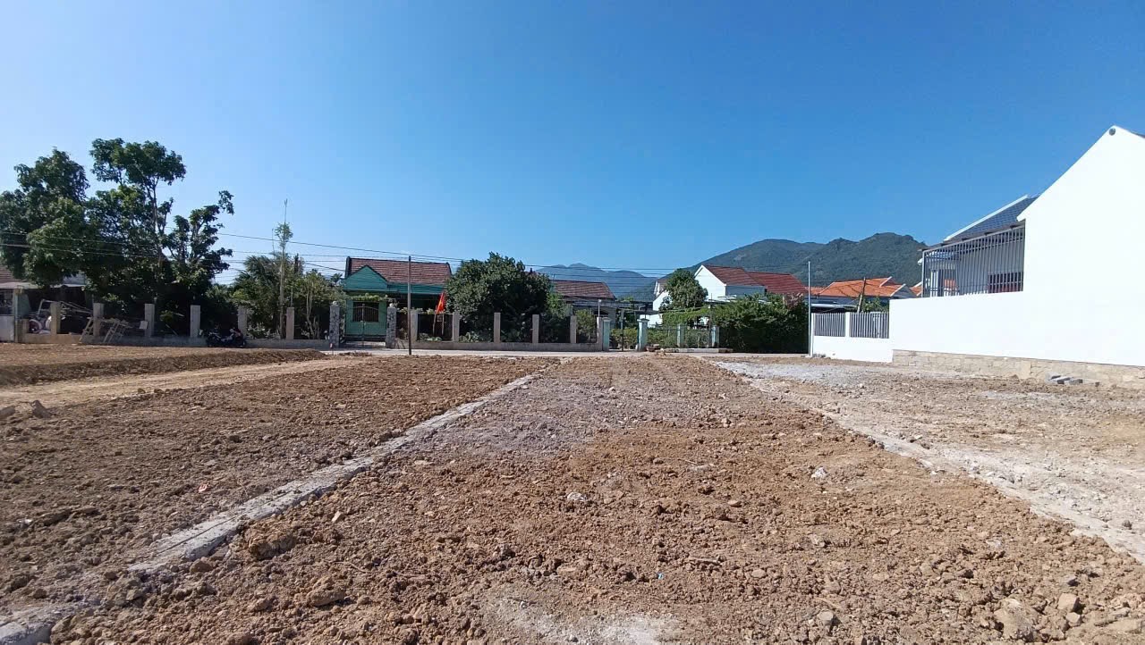 Bán đất Diên Phú full thổ cư giá rẻ mặt tiền đường Bưu Điện - kinh doanh buôn bán 3