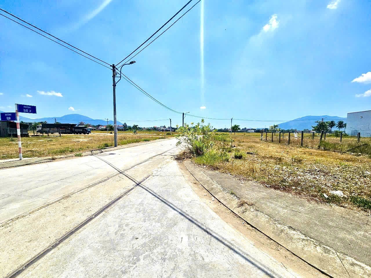 Bán đất tái định cư Diên Lạc - lô góc 2 mặt tiền vị trí ngay ngã tư đẹp nhất khu 2