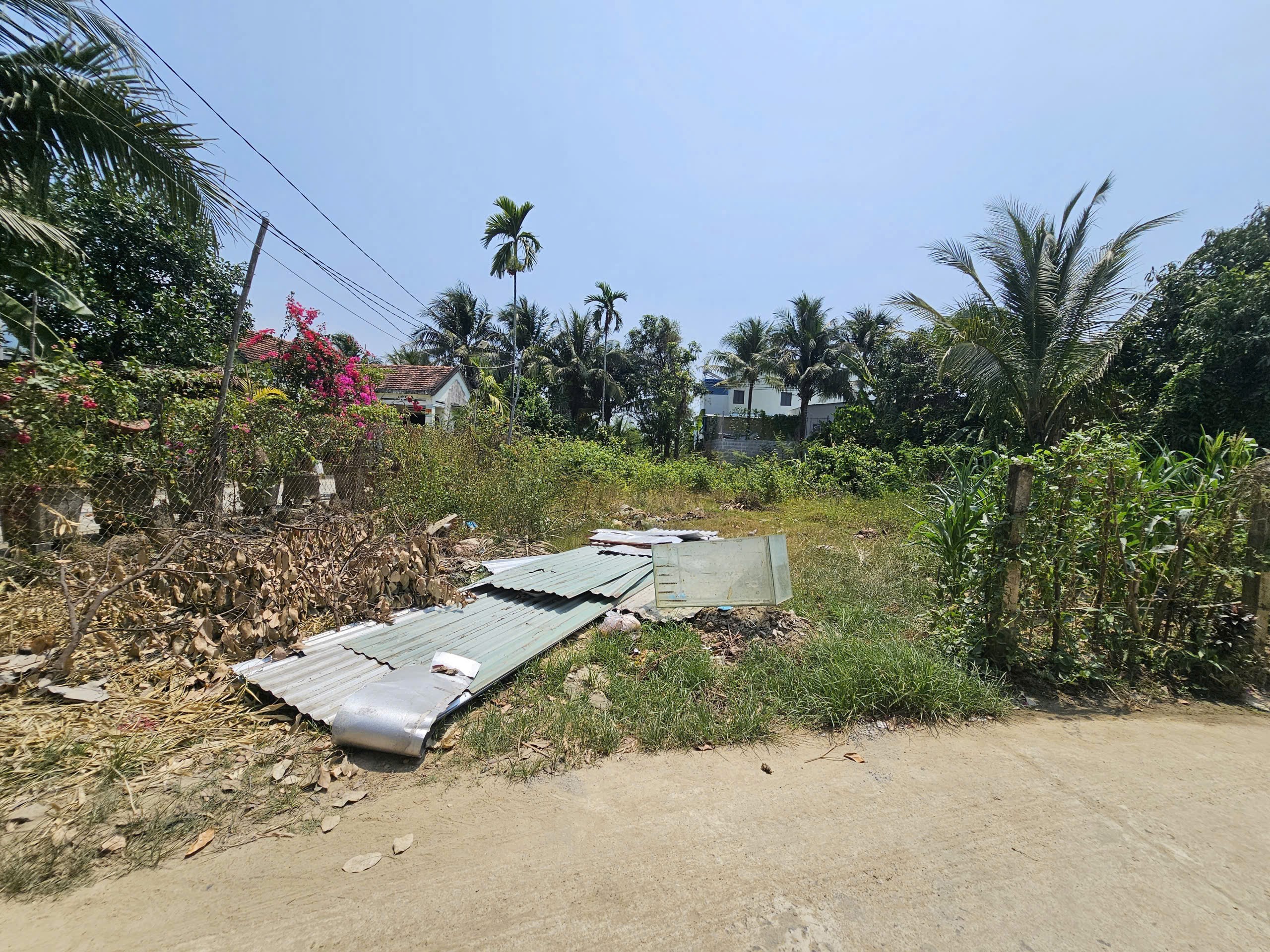 Bán đất Diên Phú thôn 2 đường thông ra Hương Lộ 45 - ngang 14m tách được 2 lô 6