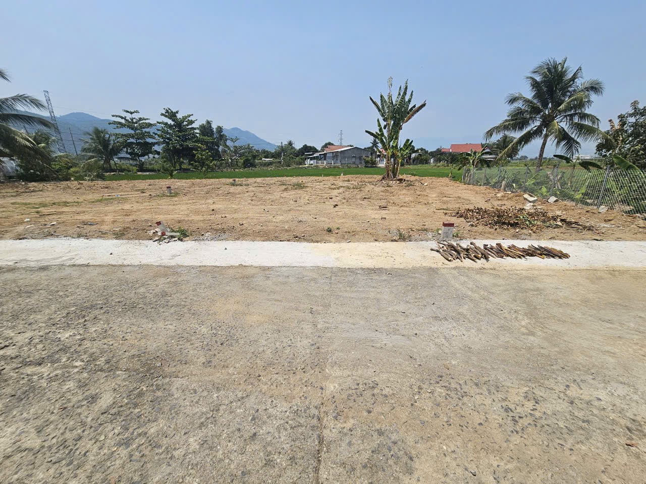 Bán đất Diên Toàn thôn Phước Trạch full thổ cư bên hông bưu điện xã đi vào 3