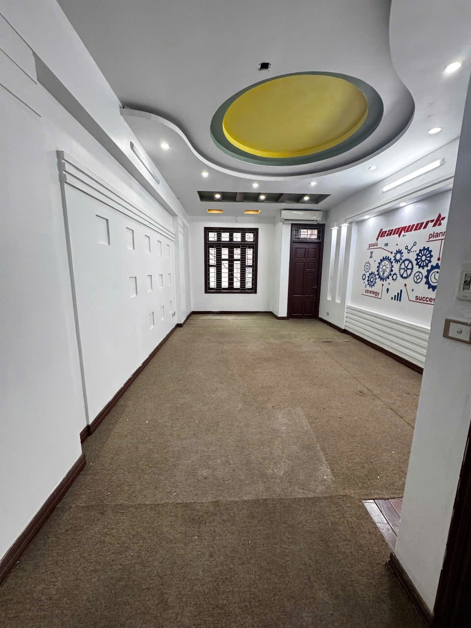 Cho thuê nhà VỈA HÈ - OTO - KD Nguyễn Chánh, Cầu Giấy 65M X 5T giá 30 triệu 2