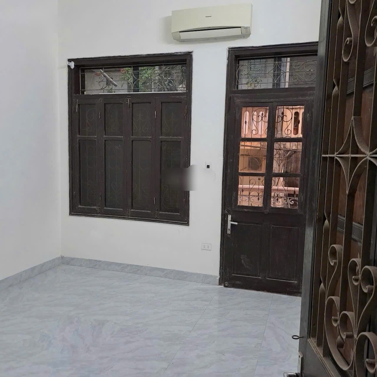 Cho thuê nhà riêng NGÕ Ô TÔ Phương Mai, Đống Đa 50M x 4T giá 14.5 triệu 2