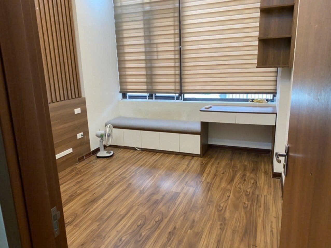 Cho thuê nhà riêng Lê Trọng Tấn, Thanh Xuân 35M x 4T OTO ĐỖ CỬA giá 13 triệu