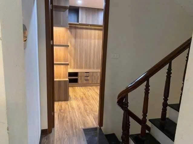 Cho thuê nhà riêng Lê Trọng Tấn, Thanh Xuân 35M x 4T OTO ĐỖ CỬA giá 13 triệu 2