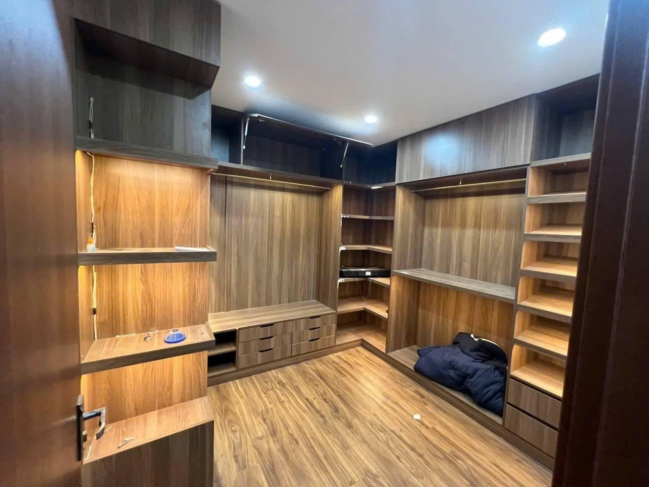 Cho thuê nhà riêng Lê Trọng Tấn, Thanh Xuân 35M x 4T OTO ĐỖ CỬA giá 13 triệu 3