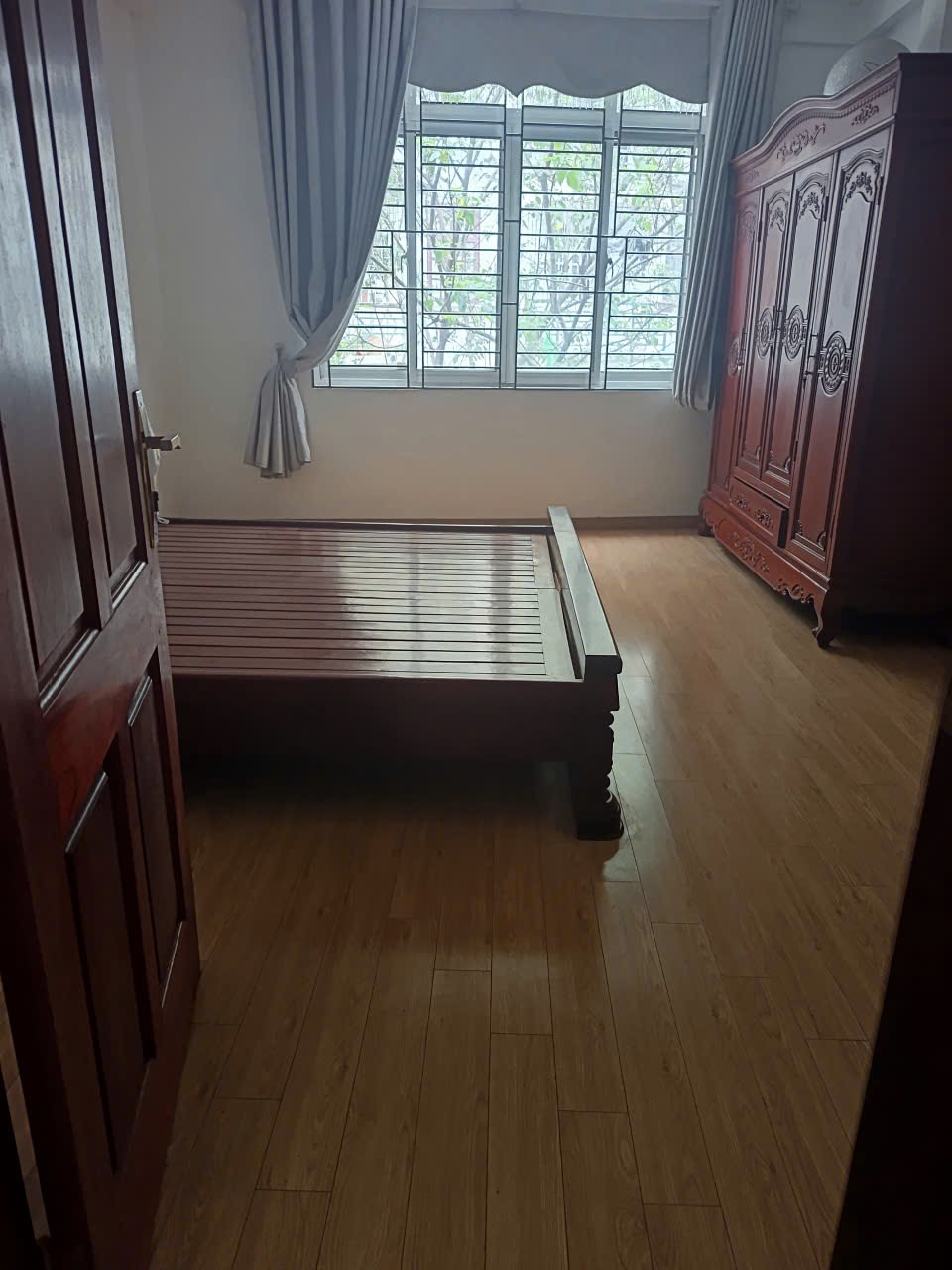 Cho thuê nhà NGÕ Ô TÔ TRÁNH Dịch Vọng Hậu, Cầu Giấy 55M x 5T giá 22 triệu 5