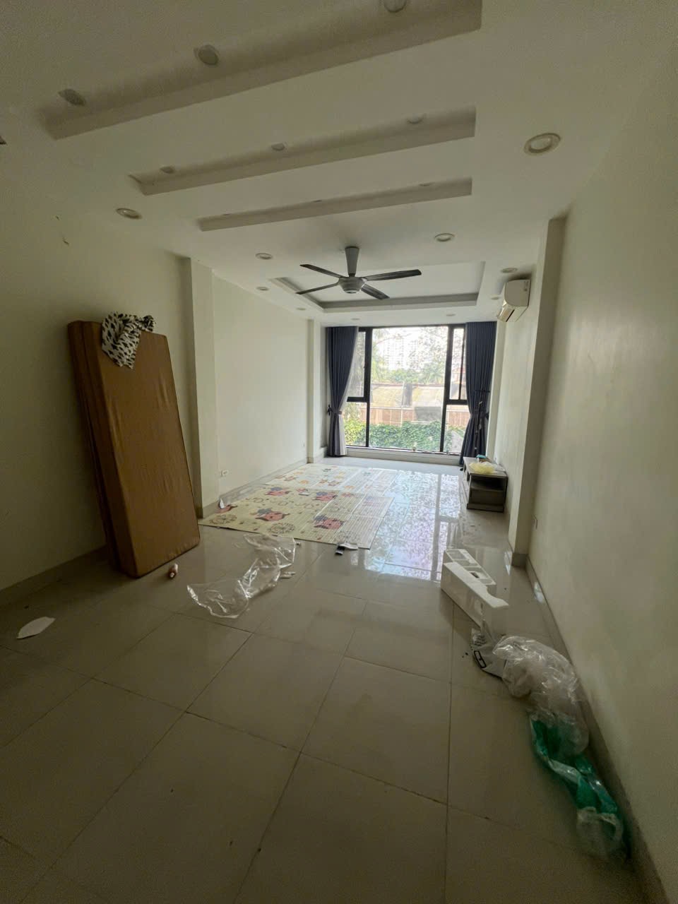 Cho thuê nhà  OTO - THANG MÁY ngõ 238 Hoàng Quốc Việt, Cầu Giấy 50M x 5T giá 22 triệu 2