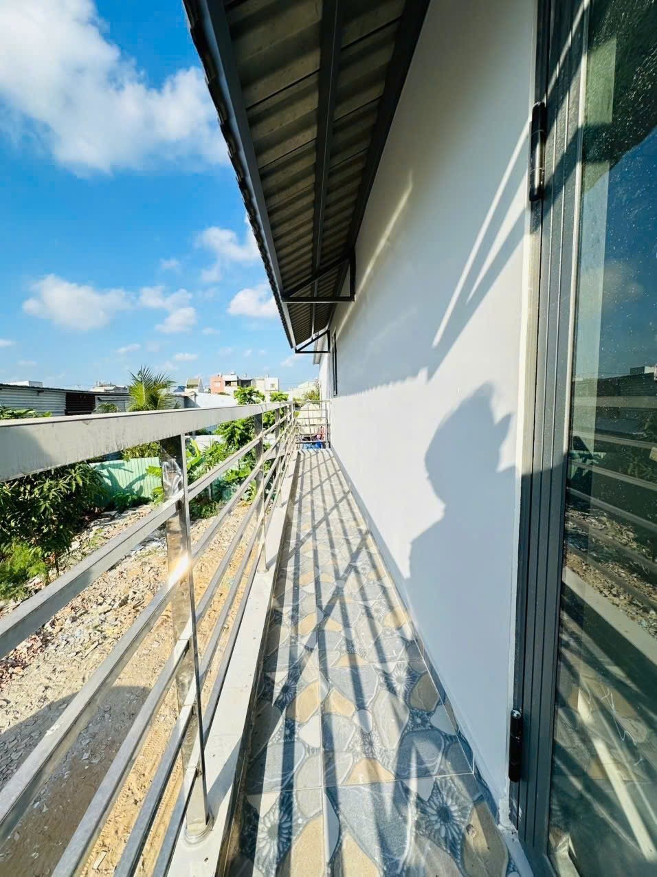 NHÀ 2 TẦNG ĐÚC THẬT 24M2 - XE HƠI ĐẬU TRƯỚC NHÀ 24/7– ĐƯỜNG 48 NGAY KDC SÔNG ĐÀ 4