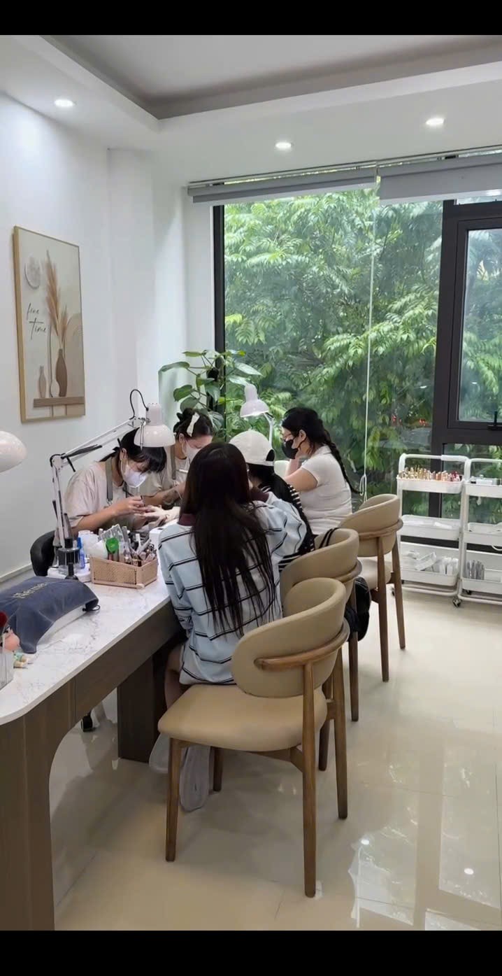 Cho thuê nhà MP - VỈA HÈ - KD Trương Công Giai, Cầu Giấy 36M x 5T giá 28 triệu 2