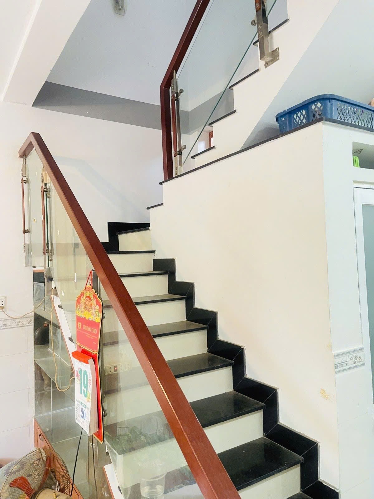 NHÀ 2 TẦNG ĐÚC THẬT - HẺM RỘNG ĐẬU Ô TÔ - NGAY CẦU ÔNG DẦU - ĐỐI DIỆN VẠN PHÚC 3