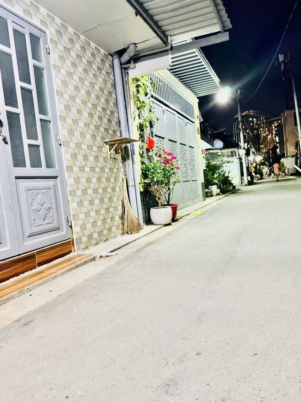 ĐỘC LẠ NHÀ 10M2 4 TẦNG  GIÁ CHỈ 1 TỶ - CẦU ÔNG DẦU HIỆP BÌNH PHƯỚC - ĐỐI DIỆN VẠN PHÚC CITY 6