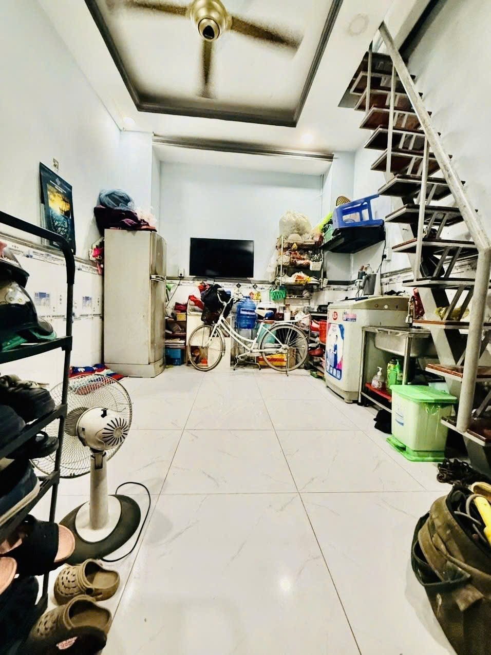 ĐỘC LẠ NHÀ 10M2 4 TẦNG  GIÁ CHỈ 1 TỶ - CẦU ÔNG DẦU HIỆP BÌNH PHƯỚC - ĐỐI DIỆN VẠN PHÚC CITY 5