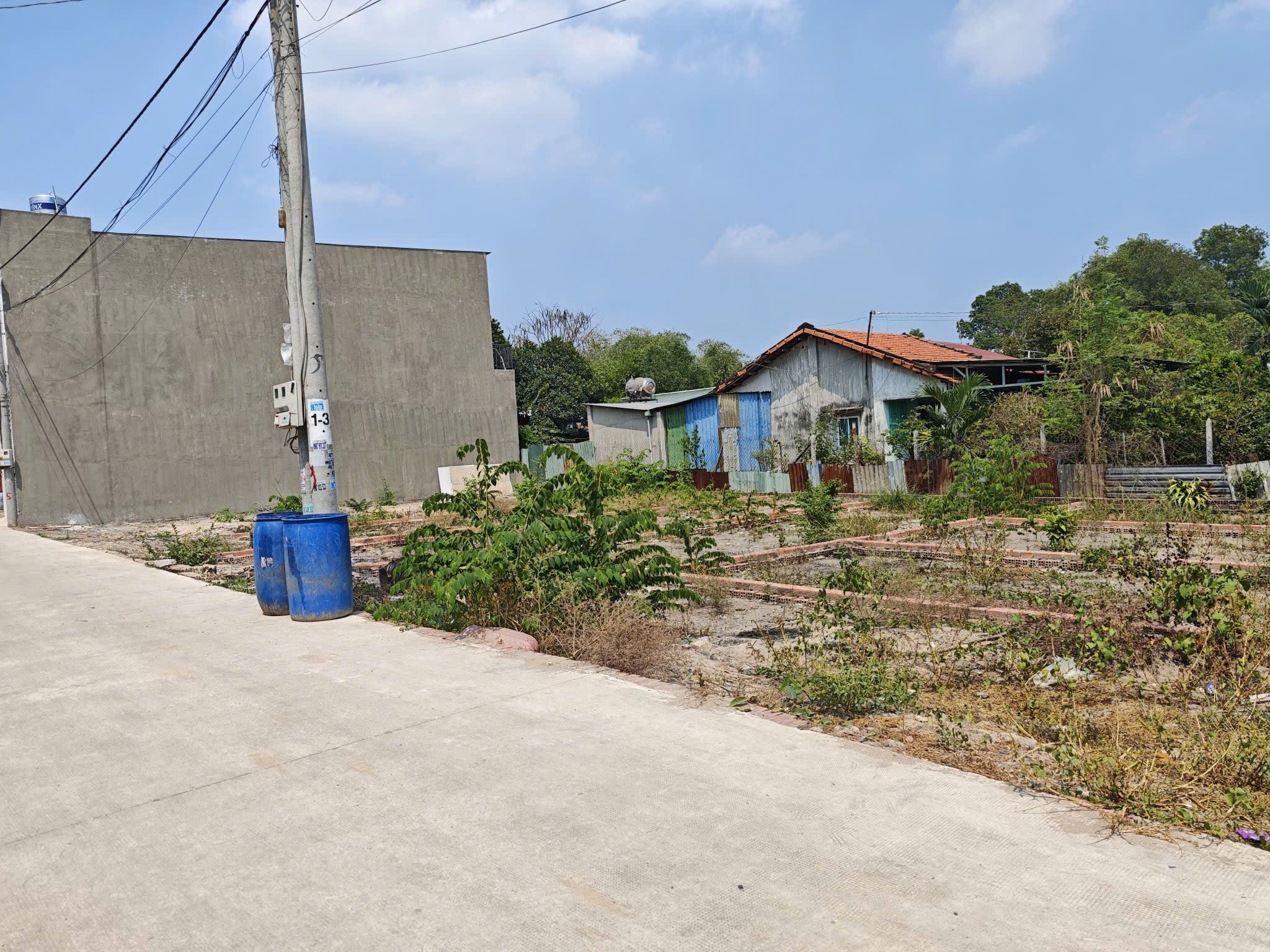 ĐẤT 64M2 FULL THỔ- HẺM XE 1/ NGUYỄN DU 64M - NGAY CỔNG SAU VSIP 1 - GẦN KDC THANH BÌNH 3
