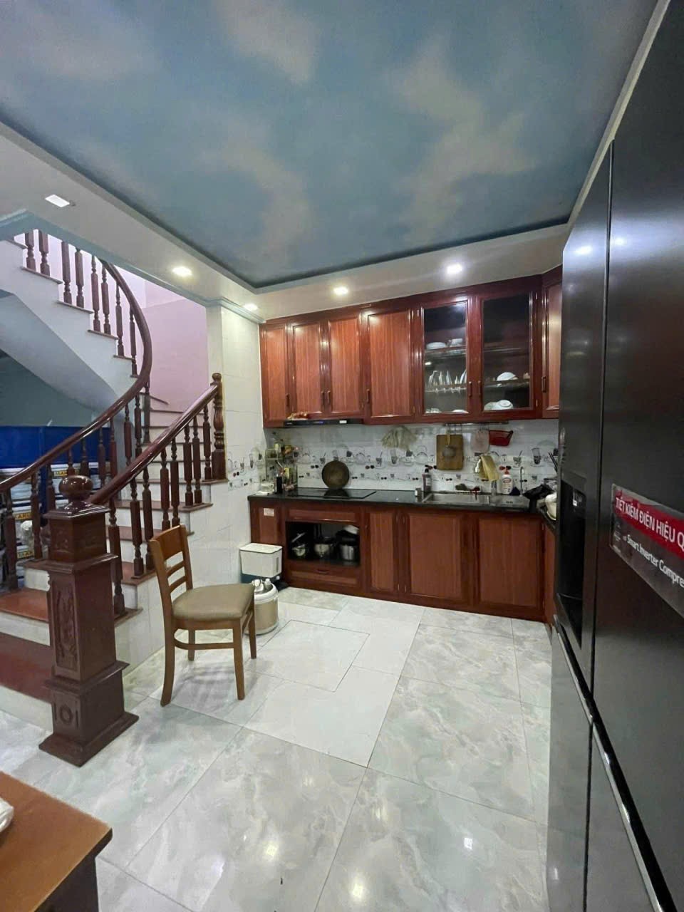 Cho thuê nhà riêng Dương Quảng Hàm, Cầu Giấy 40M x 3T, 4 NGỦ giá 11 triệu Ở NHÓM