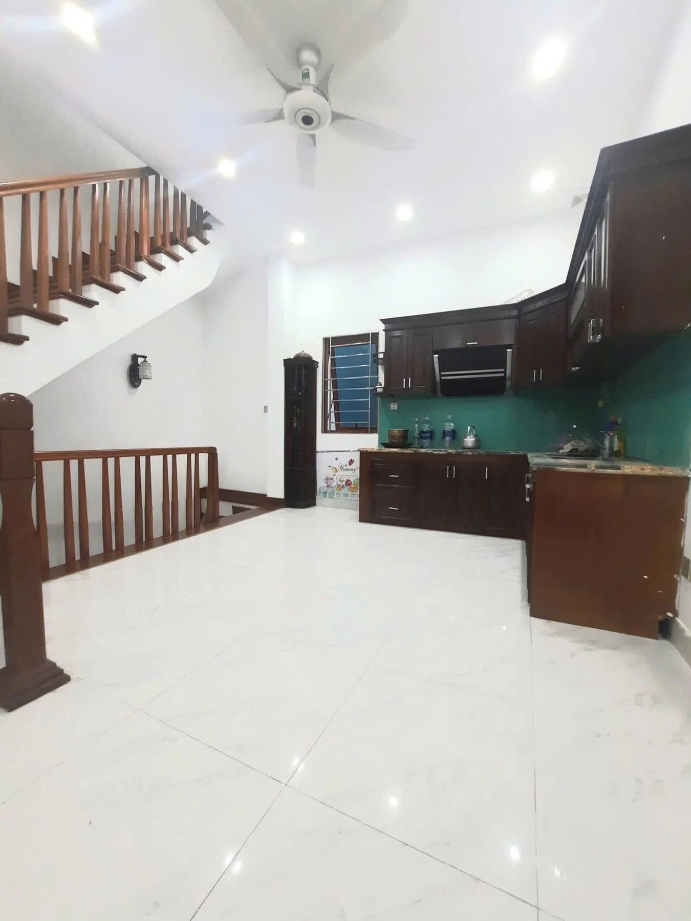 Cho thuê nhà ĐẸP ngõ 63 Phú Mỹ, Mỹ Đình 65M x 4T, OTO QUA CỬA giá 19 triệu 3