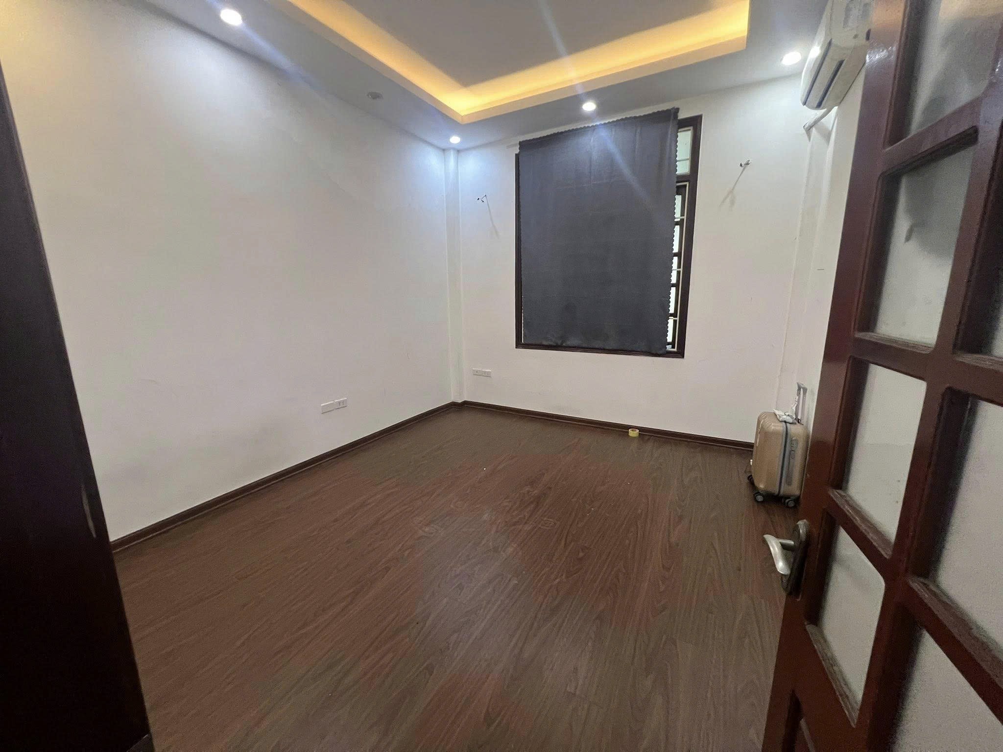 Cho thuê nhà riêng ngõ 8 Lê Quang Đạo, Nam Từ Liêm 35m x 5T (3 ngủ) giá 12 triệu 2
