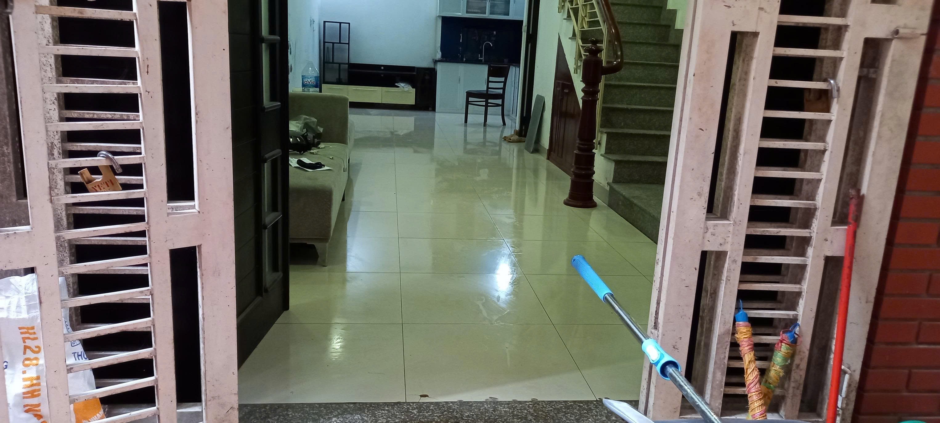 Cho thuê nhà riêng ngõ 62 Khương Đình, Thanh Xuân 40M X 4T (4ngủ) FULL ĐỒ giá 11.5tr.