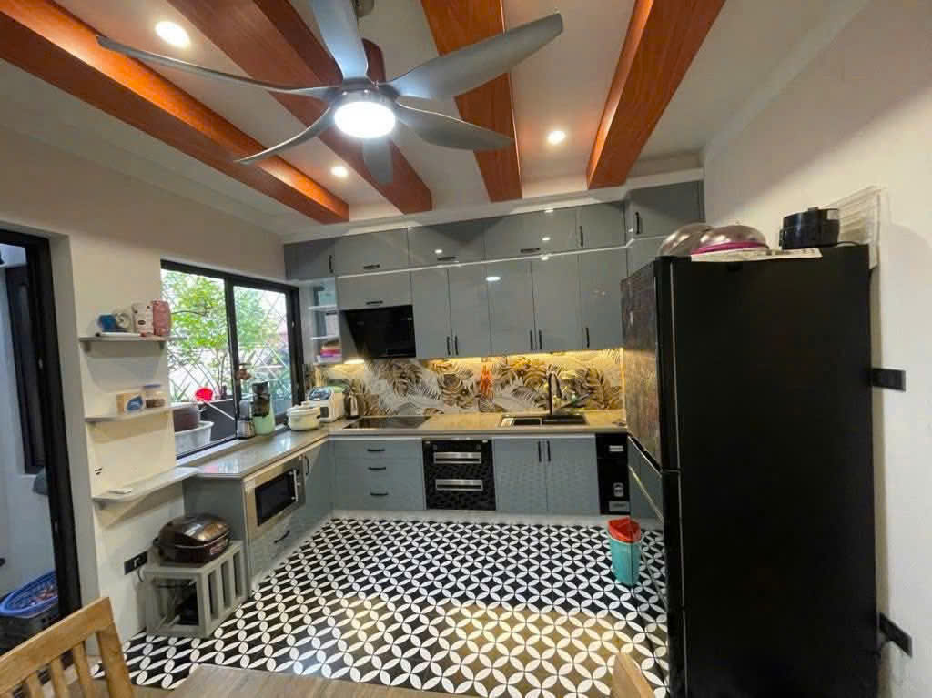 Ngộp bank bán Gấp nhà LK KĐT Văn Khê gần trường quốc tế 83m2 chỉ 18 tỷ. LH 0989626116 3