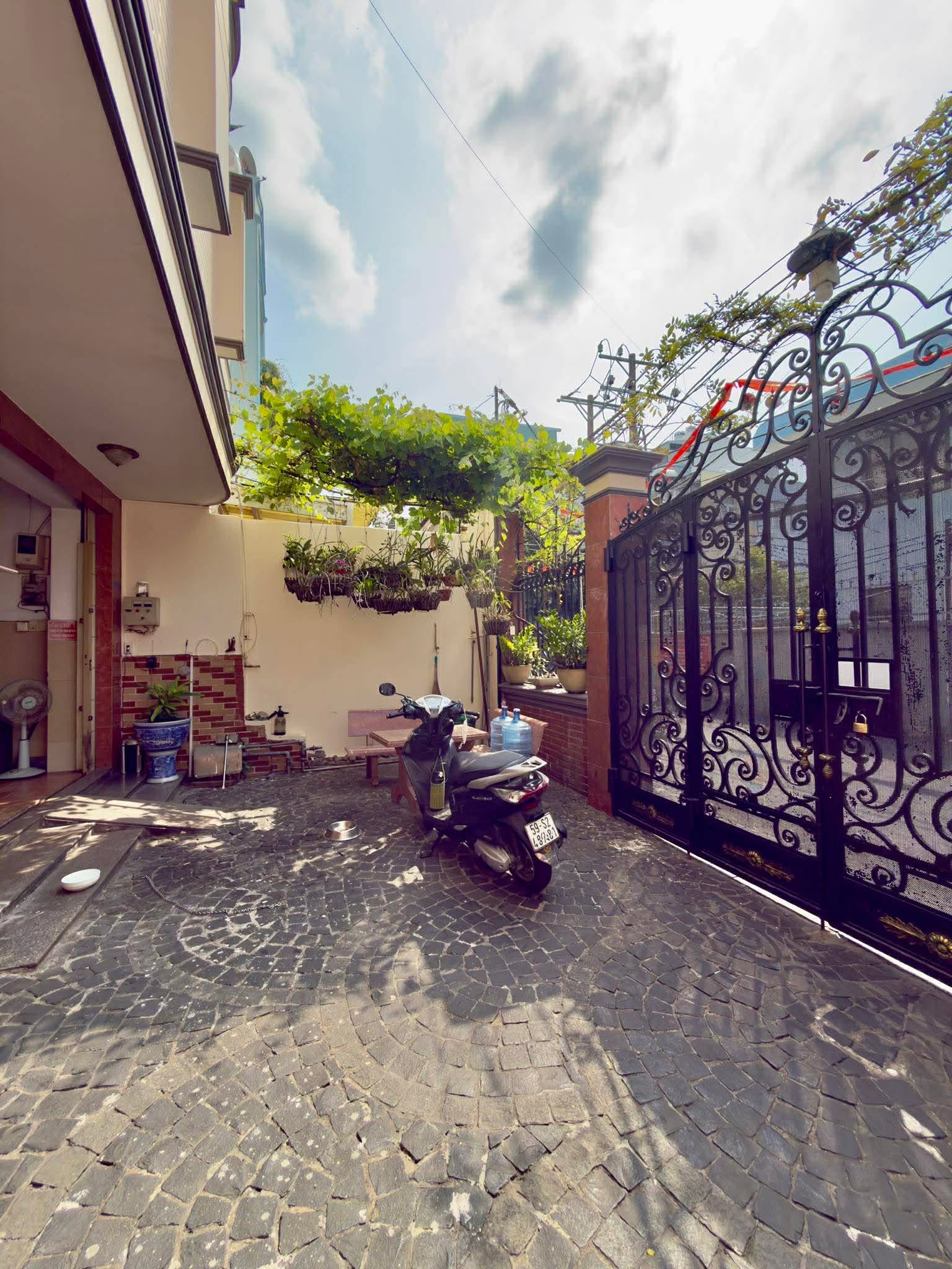 SIÊU PHẨM CHDV 183m2 (7×27) CẠNH SÂN BAY - 5 TẦNG 18 PHÒNG - 100TR/THÁNG 5