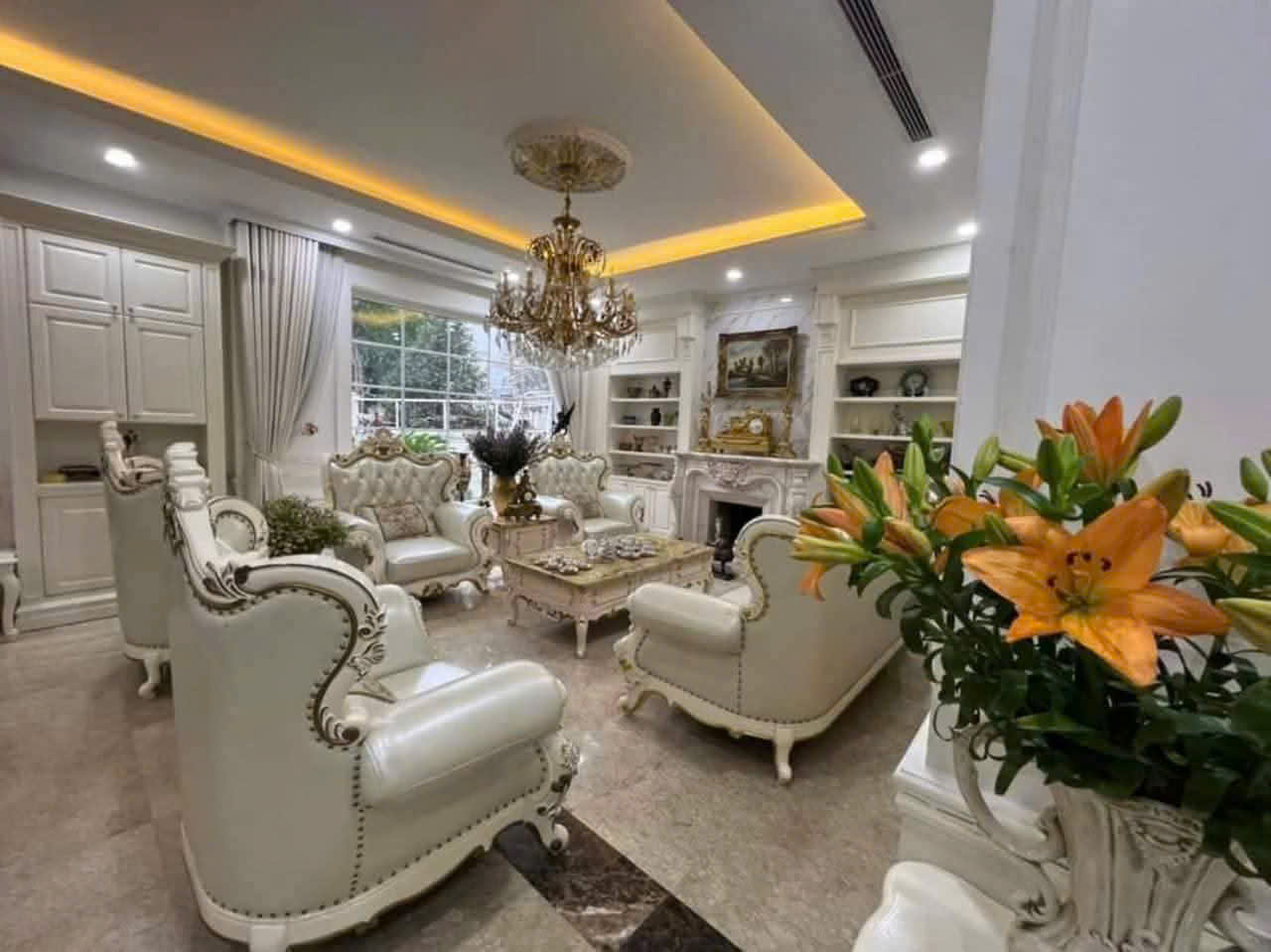 BIDV phát mại biệt thự Tây Nam hồ Linh Đàm cạnh hồ Linh Đàm 250m2 chỉ 4x tỷ. Lh 0989626116