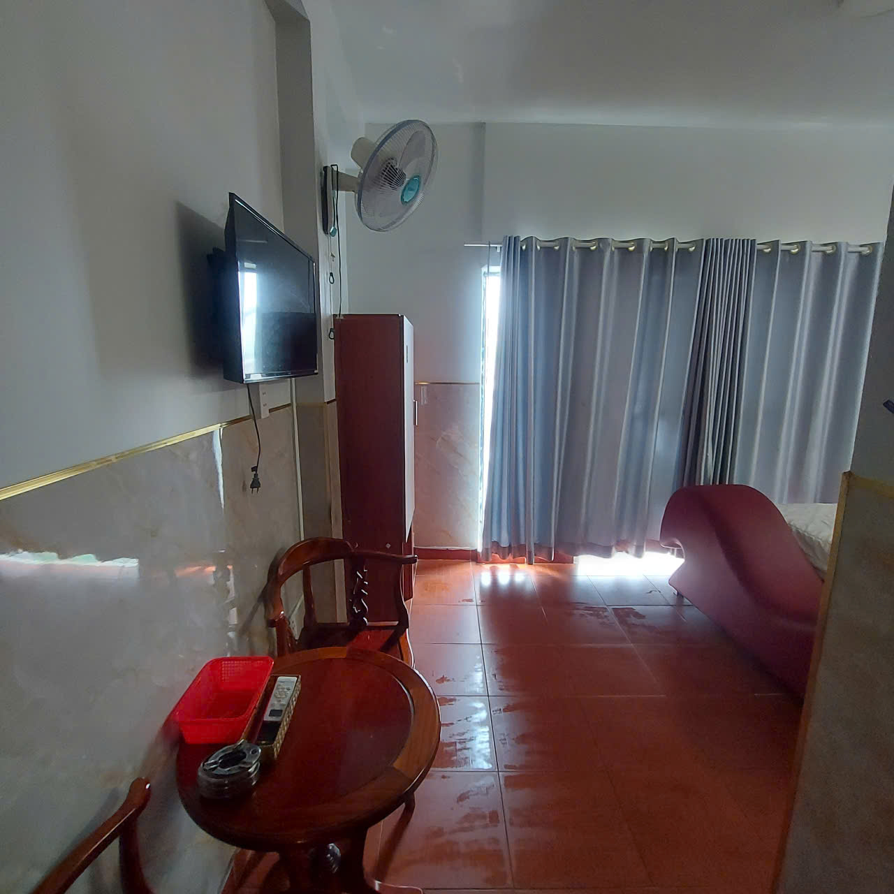 Sang khách sạn 18 phòng/có thang máy (giá 50 triệu) Quận Tân Phú. 2