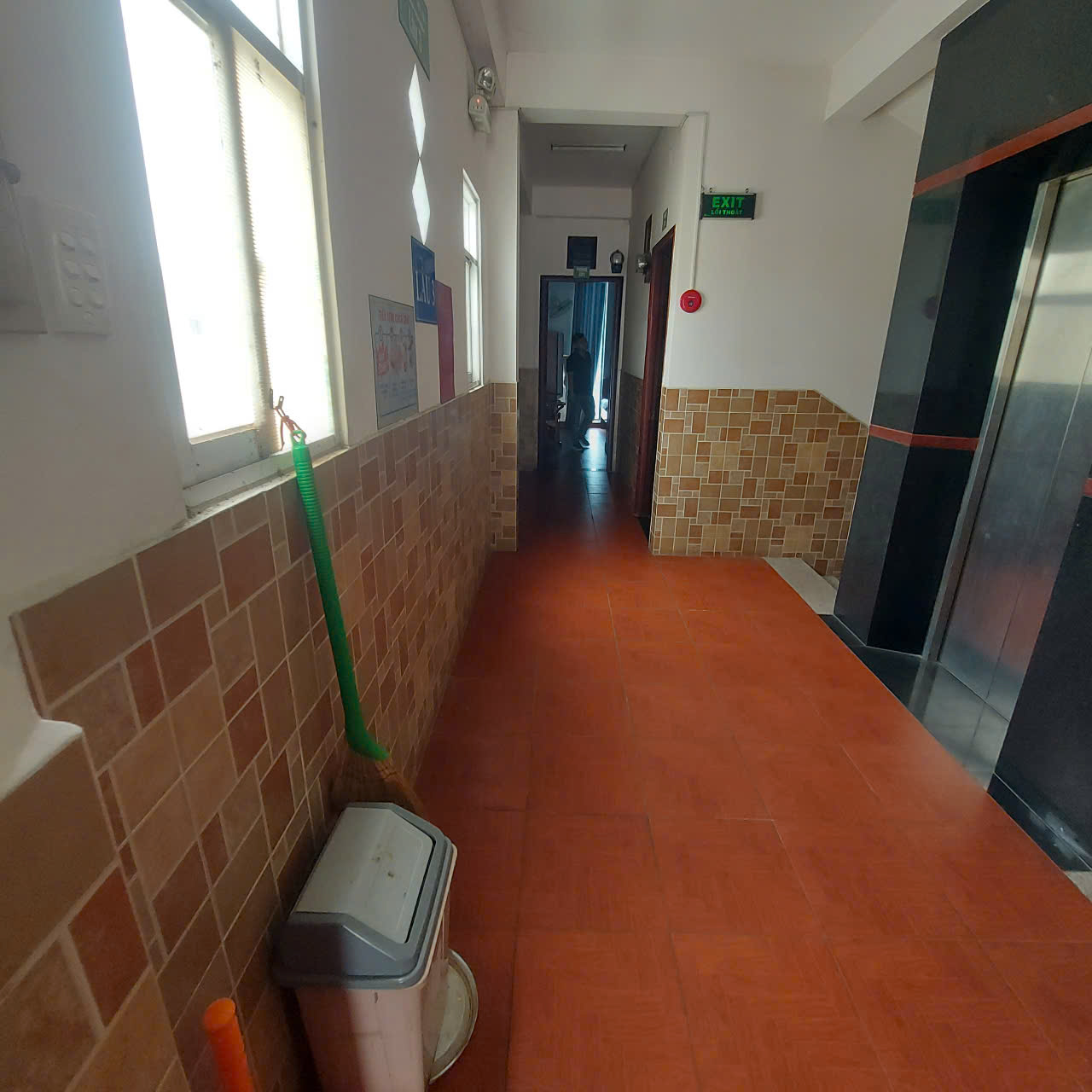 Sang khách sạn 18 phòng/có thang máy (giá 50 triệu) Quận Tân Phú. 4