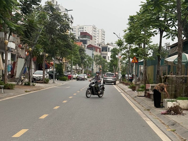 Bán 35,3m2 nhà C4 mặt phố Lê Đại - 2 Mặt đường trước sau - Kinh doanh sầm uất - Nằm giữa 2 KĐT Khai 3