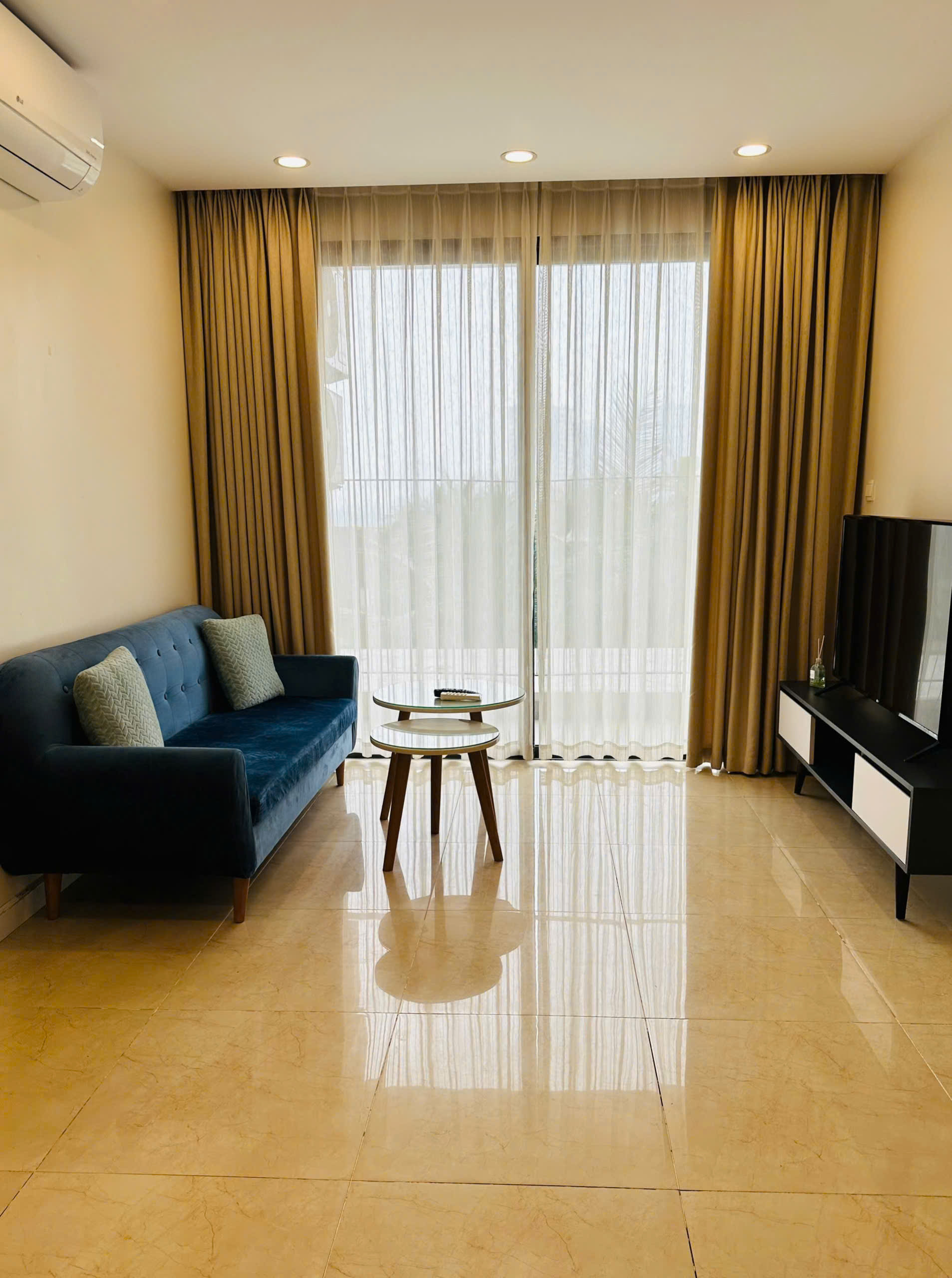 Bán căn hộ 2 ngủ dt 70m2 D'Capitale Trần Duy Hưng chỉ 9ty2 2