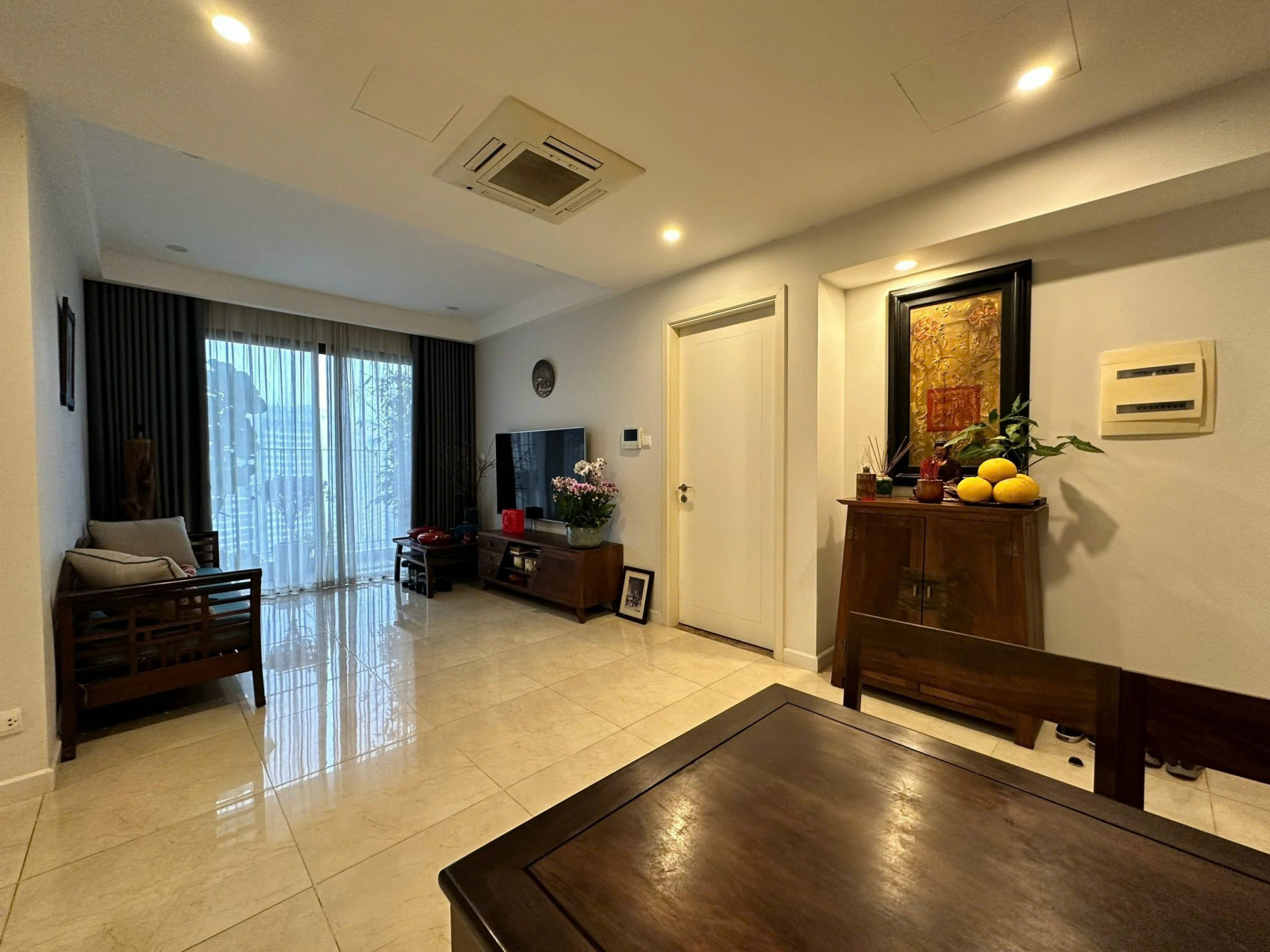 Bán căn hộ 2PN-83m2 view hồ D'Capitale Trần Duy Hưng, giá tốt