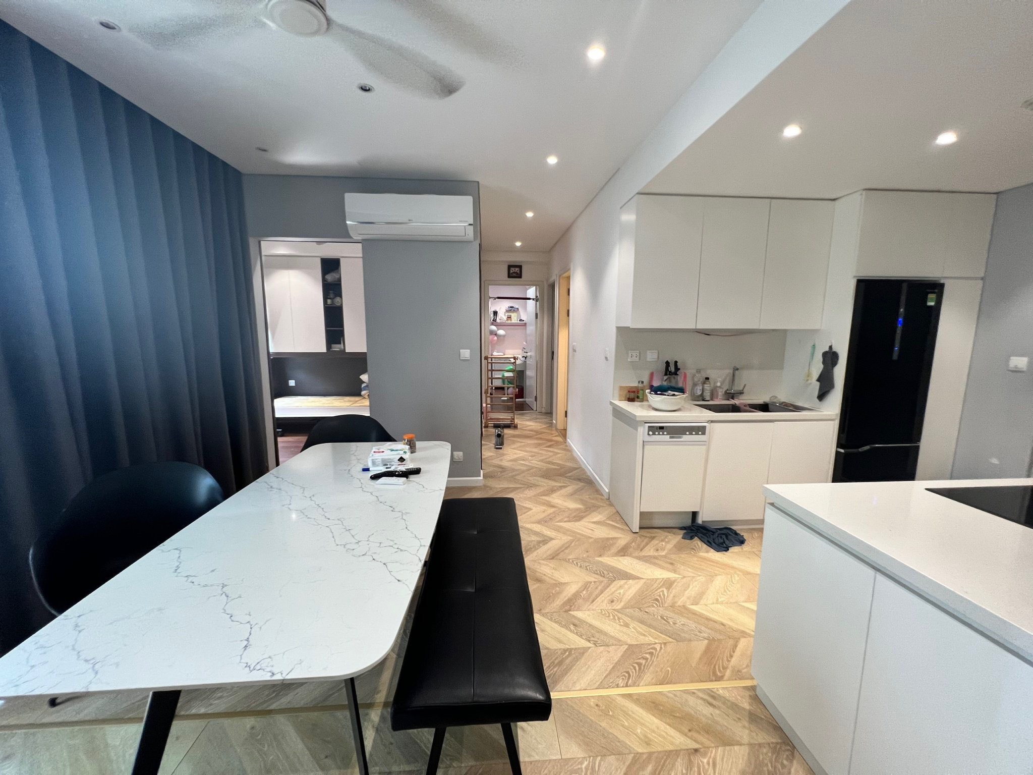 BÁN CĂN 2PN+2VS rộng 79m2 tại Vinhomes Trần Duy Hưng 3