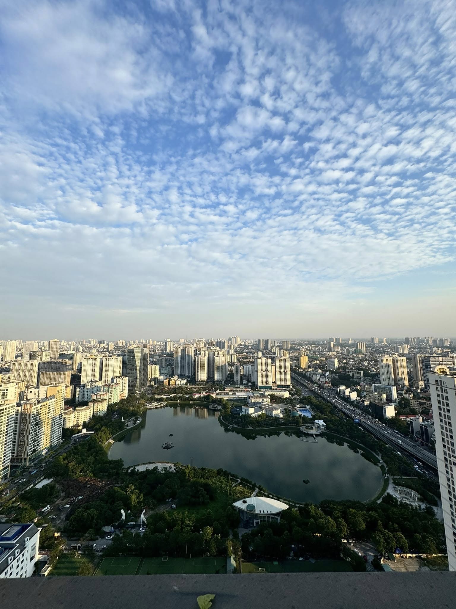 Bán căn hộ 3PN VIEW HỒ TÒA C6 Vinhomes D'Capitale, giá 12.x tỷ 6