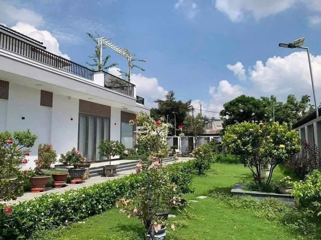 BIỆT THỰ GÓC 2 MT – THỚI TAM THÔN, HÓC MÔN – CHỦ NGỘP RA GẤP 3