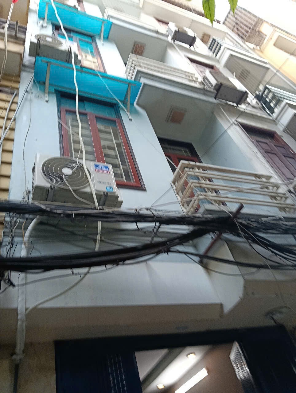 Bán gấp giá rẻ Nguyễn Khang 42m, 5 tầng, mặt tiền 3m, 15.5 tỷ Cầu Giấy.